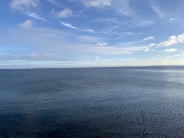 Ein wunderschöner Blick auf die Ostsee, aufgenommen oberhalb des Grümitzer Yachthafens. ( Steilküste )